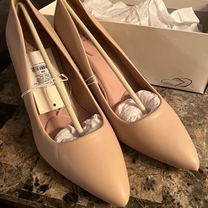 NWT tan heels